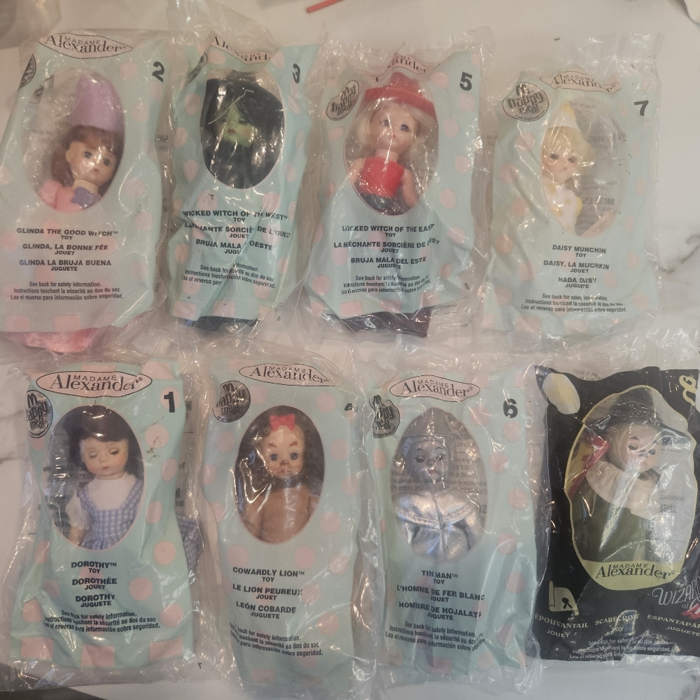✨Complete Set – 8 Sealed Madame Alexander McDonald’s Wizard of OZ Collectibles✨